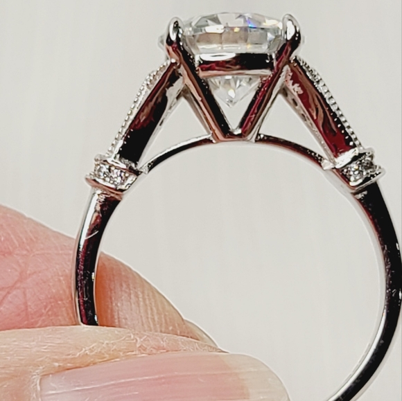 Moissanite 3 Carat Solitare Ring - Picture 3 of 13